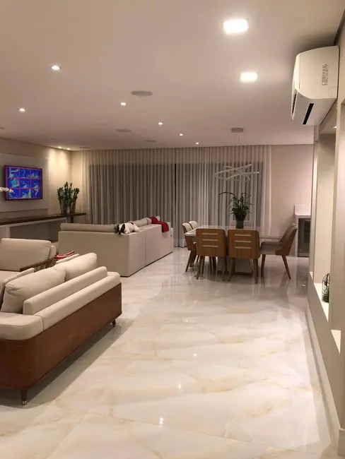 Casa com 3 quartos à venda, 420m2 em Alphaville, Santana De Parnaiba - SP - imagem 3 Foto 3 de Casa com 3 quartos à venda, 420m2 em Alphaville, Santana De Parnaiba - SP