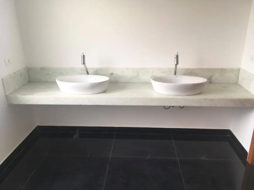 Casa com 4 quartos à venda e para alugar, 488m2 em Alphaville, Santana De Parnaiba - SP - imagem 4 Foto 4 de Casa com 4 quartos à venda e para alugar, 488m2 em Alphaville, Santana De Parnaiba - SP