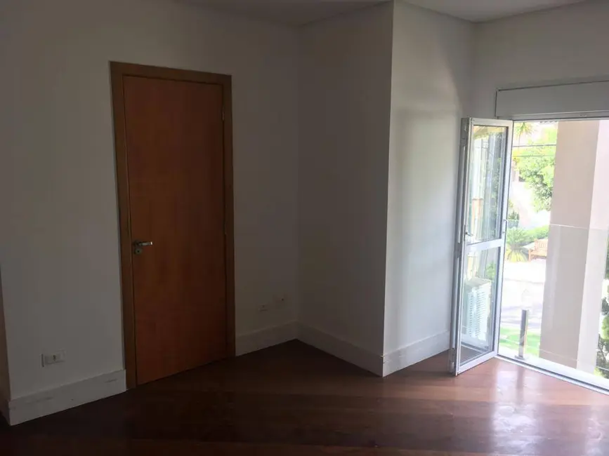 Casa com 4 quartos à venda e para alugar, 488m2 em Alphaville, Santana De Parnaiba - SP - imagem 3 Foto 3 de Casa com 4 quartos à venda e para alugar, 488m2 em Alphaville, Santana De Parnaiba - SP