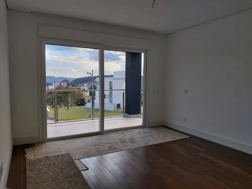 Casa com 4 quartos à venda, 520m2 em Tamboré, Santana De Parnaiba - SP - imagem 9 Foto 9 de Casa com 4 quartos à venda, 520m2 em Tamboré, Santana De Parnaiba - SP