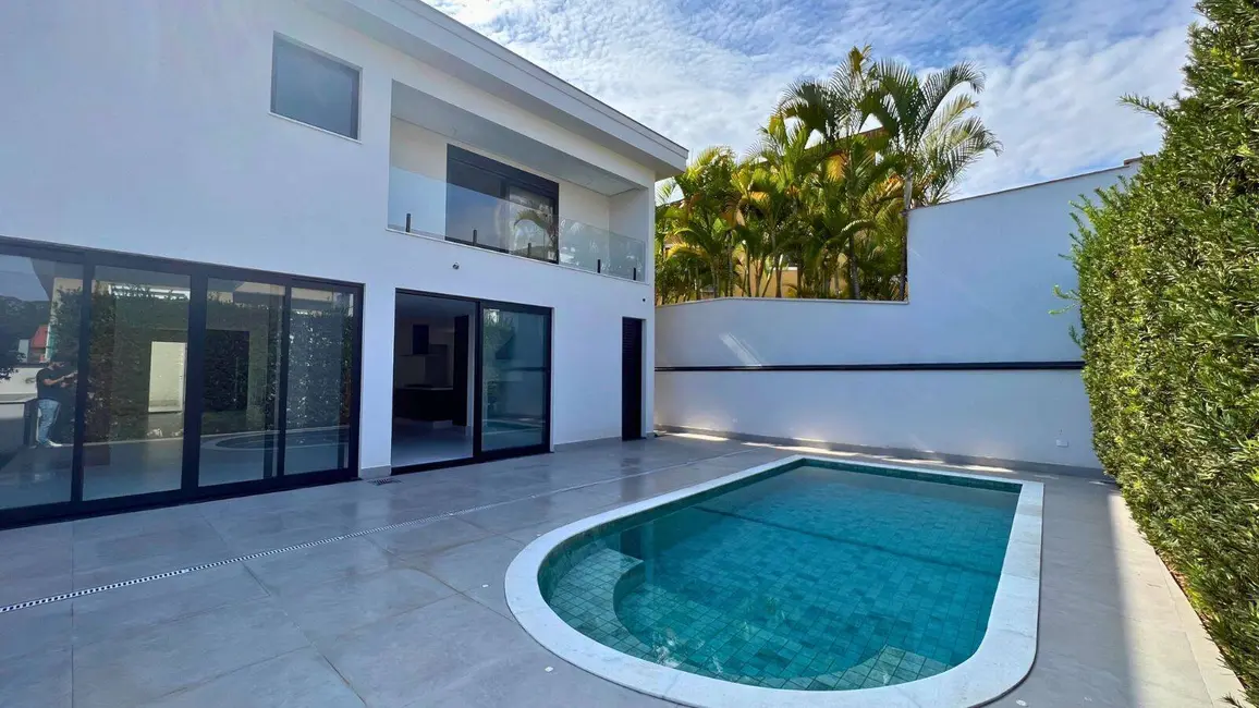 Casa com 4 quartos à venda, 323m2 em Alphaville, Santana De Parnaiba - SP - imagem 2 Foto 2 de Casa com 4 quartos à venda, 323m2 em Alphaville, Santana De Parnaiba - SP