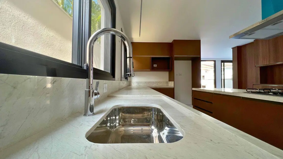 Casa com 4 quartos à venda, 323m2 em Alphaville, Santana De Parnaiba - SP - imagem 5 Foto 5 de Casa com 4 quartos à venda, 323m2 em Alphaville, Santana De Parnaiba - SP