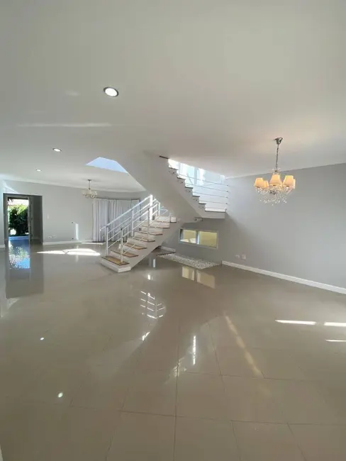 Foto 1 de Casa com 4 quartos para alugar, 400m2 em Alphaville, Santana De Parnaiba - SP