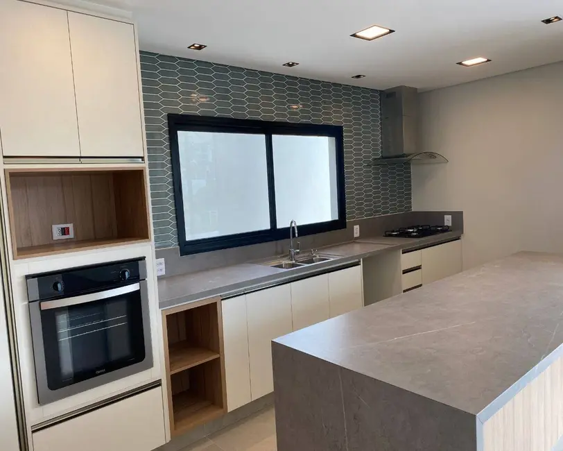 Foto 3 de Casa com 4 quartos à venda, 298m2 em Suru, Santana De Parnaiba - SP