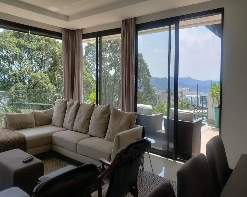 Foto 2 de Casa com 4 quartos à venda, 500m2 em Paiol Velho, Santana De Parnaiba - SP