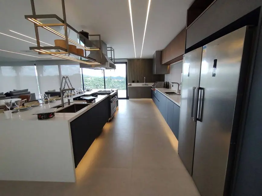 Casa com 4 quartos à venda, 600m2 em Alphaville, Santana De Parnaiba - SP - imagem 3 Foto 3 de Casa com 4 quartos à venda, 600m2 em Alphaville, Santana De Parnaiba - SP