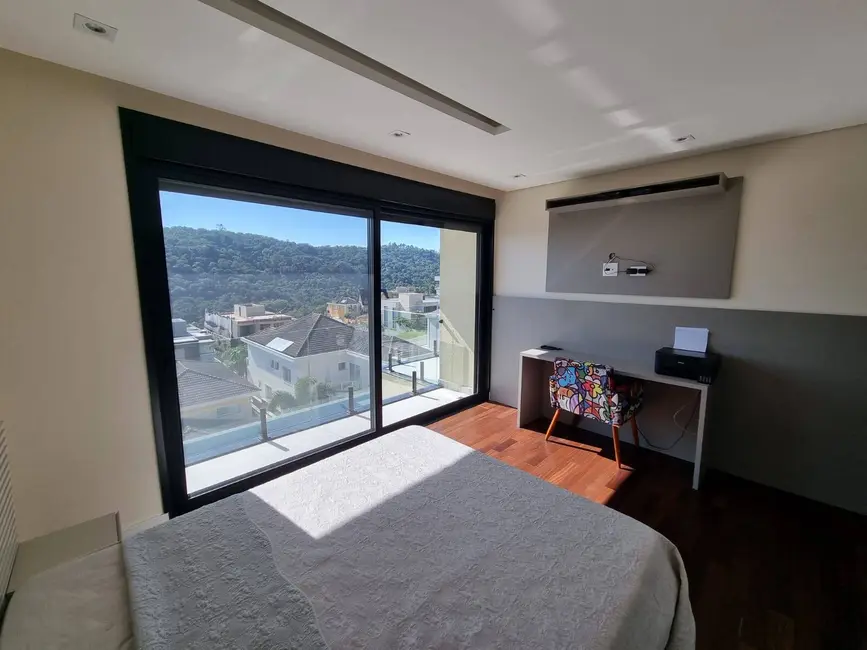 Casa com 4 quartos à venda, 800m2 em Alphaville, Santana De Parnaiba - SP - imagem 3 Foto 3 de Casa com 4 quartos à venda, 800m2 em Alphaville, Santana De Parnaiba - SP