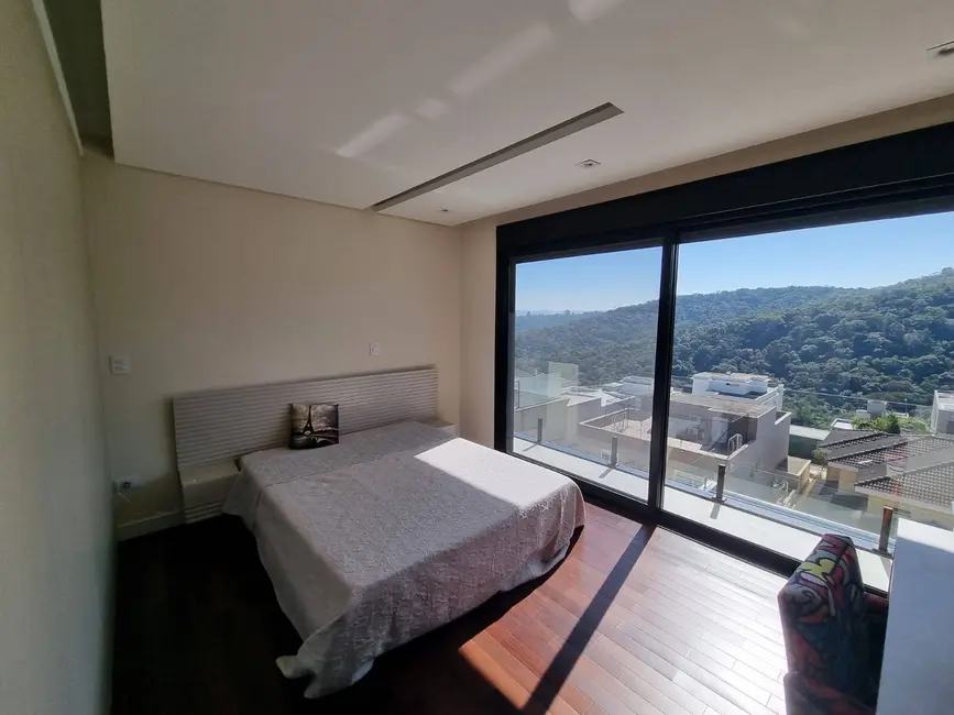 Casa com 4 quartos à venda, 800m2 em Alphaville, Santana De Parnaiba - SP - imagem 4 Foto 4 de Casa com 4 quartos à venda, 800m2 em Alphaville, Santana De Parnaiba - SP