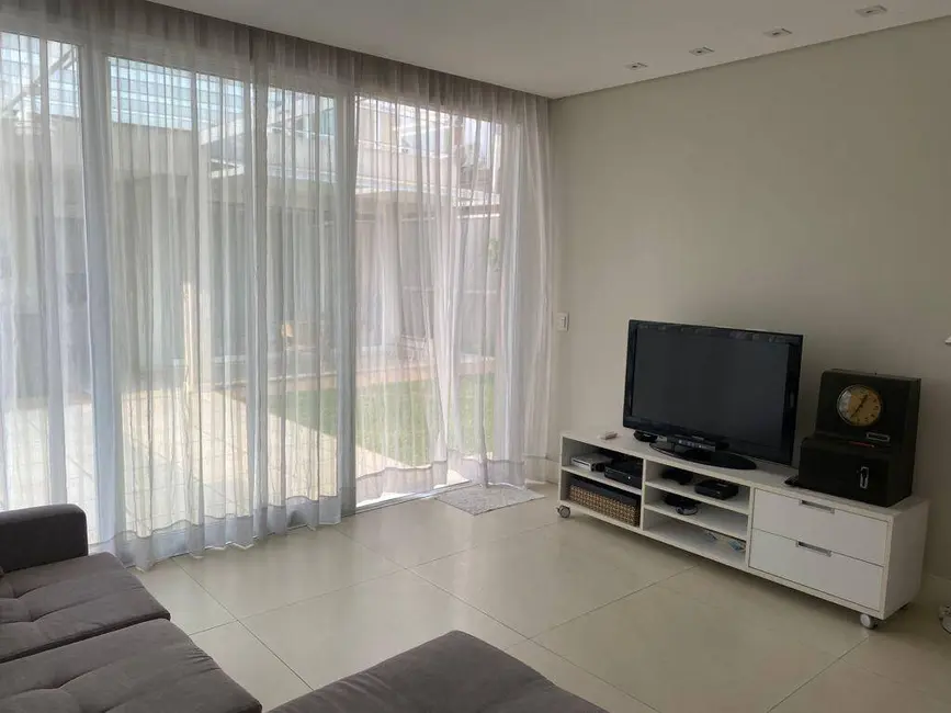 Casa com 4 quartos à venda, 360m2 em Alphaville, Santana De Parnaiba - SP - imagem 6 Foto 6 de Casa com 4 quartos à venda, 360m2 em Alphaville, Santana De Parnaiba - SP