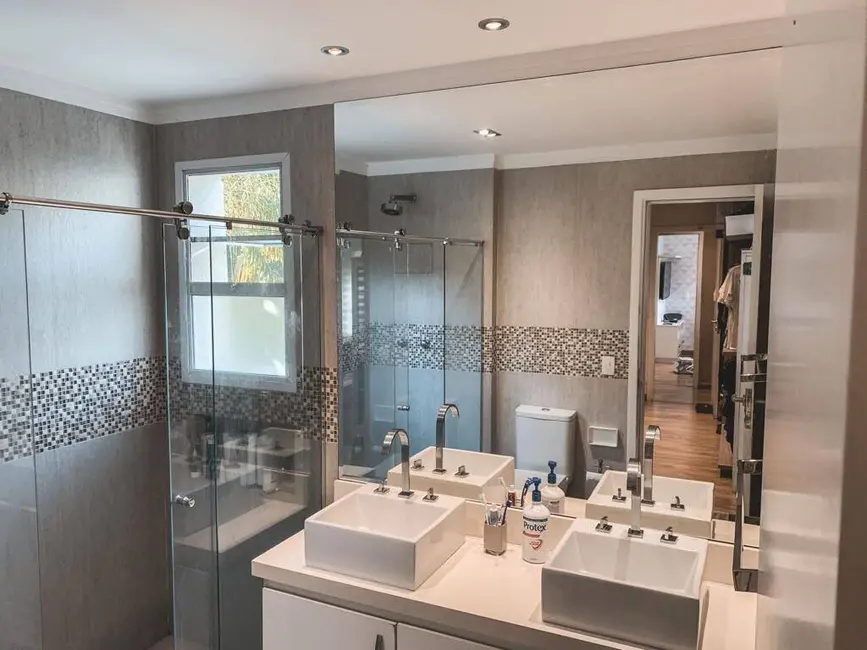 Apartamento com 3 quartos para alugar, 202m2 em Tamboré, Santana De Parnaiba - SP - imagem 5 Foto 5 de Apartamento com 3 quartos para alugar, 202m2 em Tamboré, Santana De Parnaiba - SP