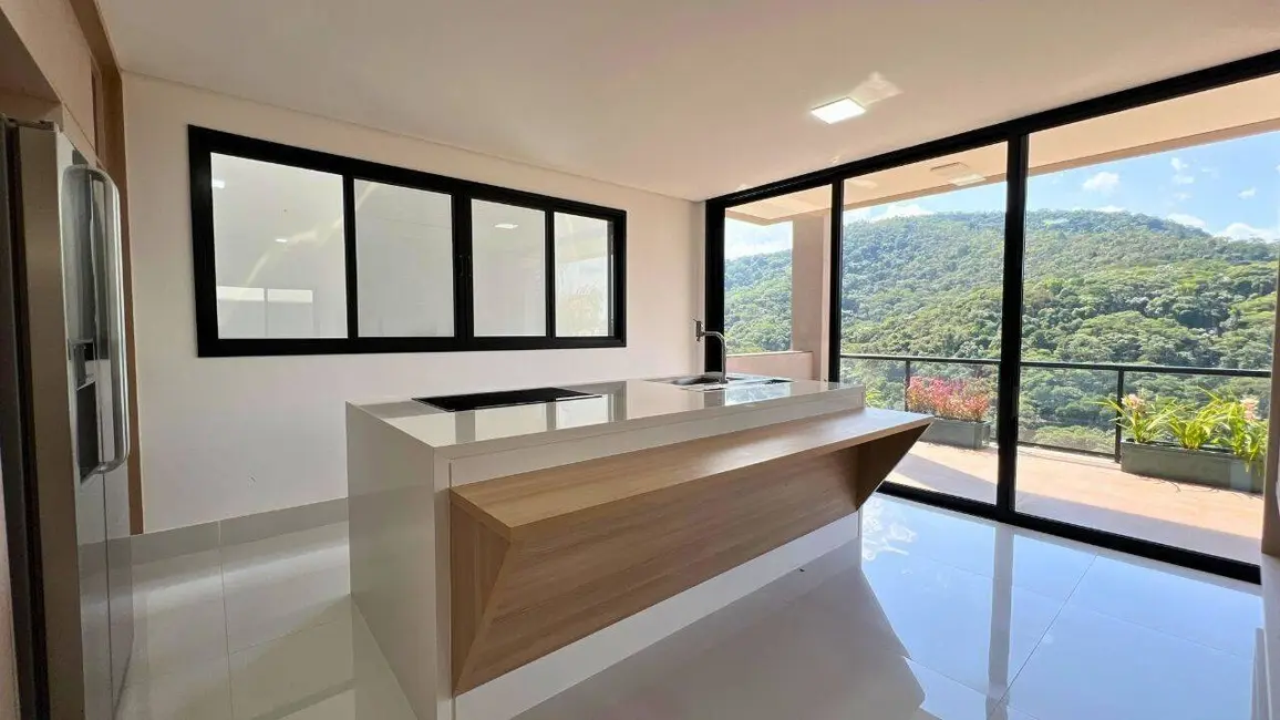 Foto 5 de Casa com 4 quartos para alugar, 439m2 em Tamboré, Santana De Parnaiba - SP