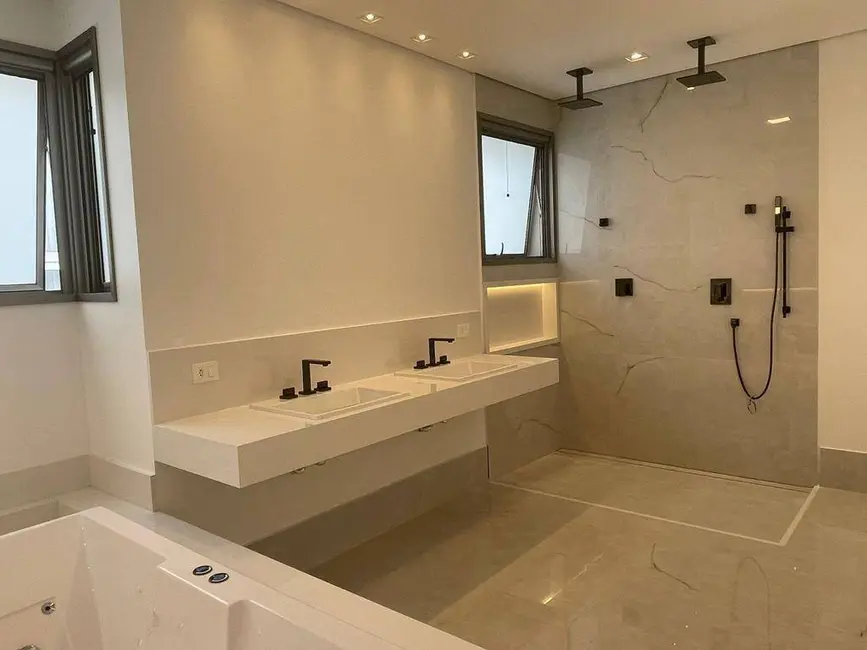 Casa com 5 quartos à venda, 610m2 em Tamboré, Santana De Parnaiba - SP - imagem 4 Foto 4 de Casa com 5 quartos à venda, 610m2 em Tamboré, Santana De Parnaiba - SP