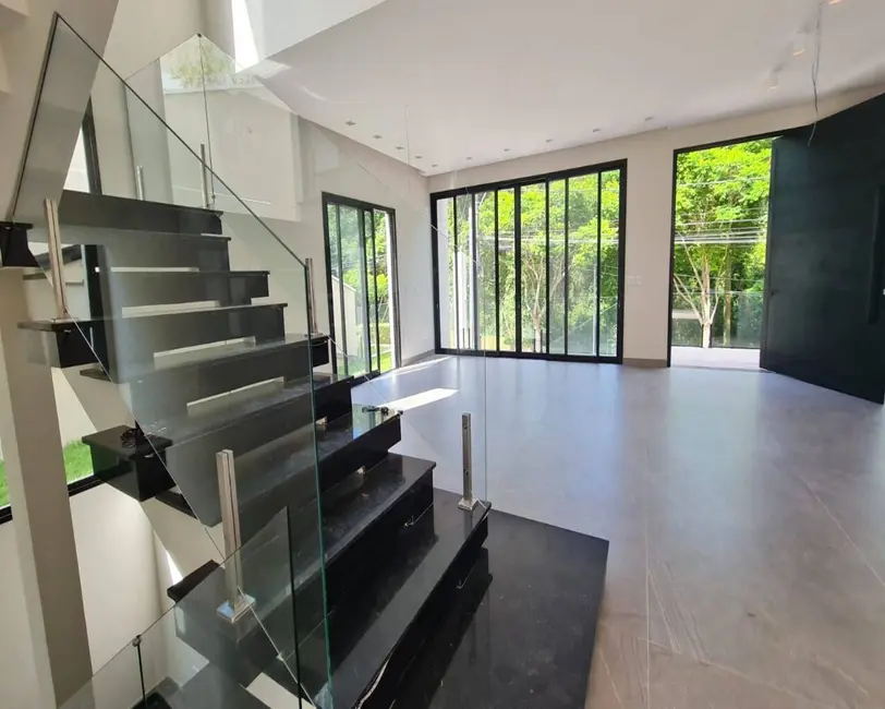 Casa com 4 quartos à venda, 450m2 em Tamboré, Santana De Parnaiba - SP - imagem 3 Foto 3 de Casa com 4 quartos à venda, 450m2 em Tamboré, Santana De Parnaiba - SP