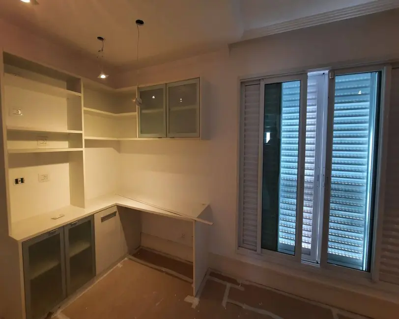 Casa com 4 quartos para alugar, 720m2 em Tamboré, Santana De Parnaiba - SP - imagem 2 Foto 2 de Casa com 4 quartos para alugar, 720m2 em Tamboré, Santana De Parnaiba - SP