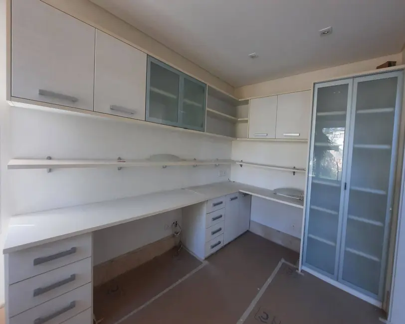 Casa com 4 quartos para alugar, 720m2 em Tamboré, Santana De Parnaiba - SP - imagem 4 Foto 4 de Casa com 4 quartos para alugar, 720m2 em Tamboré, Santana De Parnaiba - SP