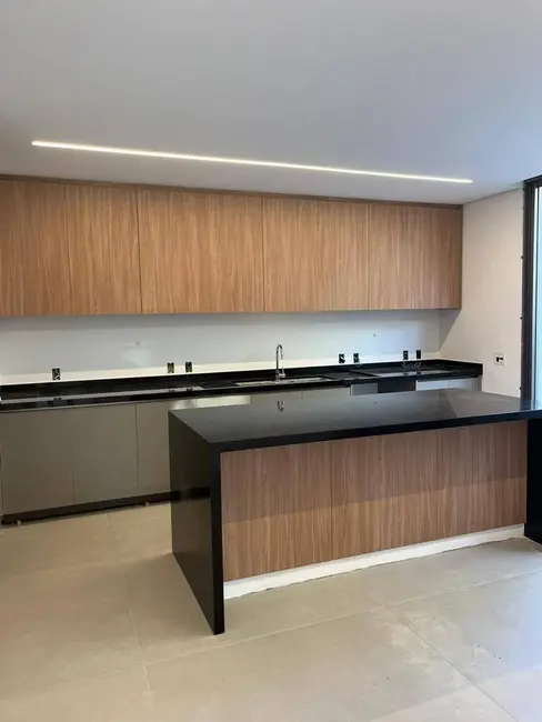 Casa com 4 quartos à venda, 560m2 em Alphaville Residencial Um, Barueri - SP - imagem 4 Foto 4 de Casa com 4 quartos à venda, 560m2 em Alphaville Residencial Um, Barueri - SP