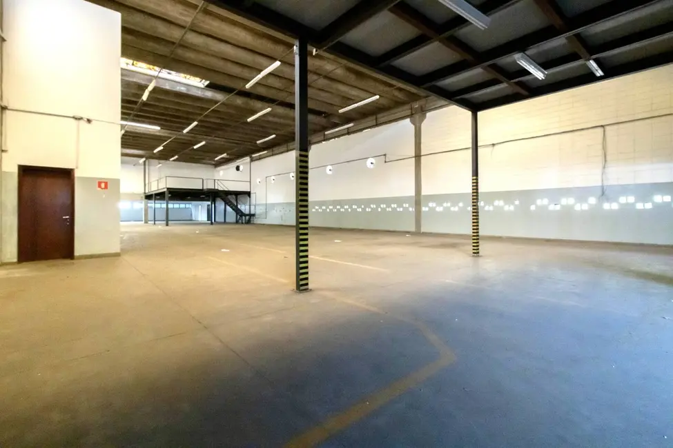 Foto 1 de Sala Comercial para alugar, 3000m2 em Jardim Regina Alice, Barueri - SP