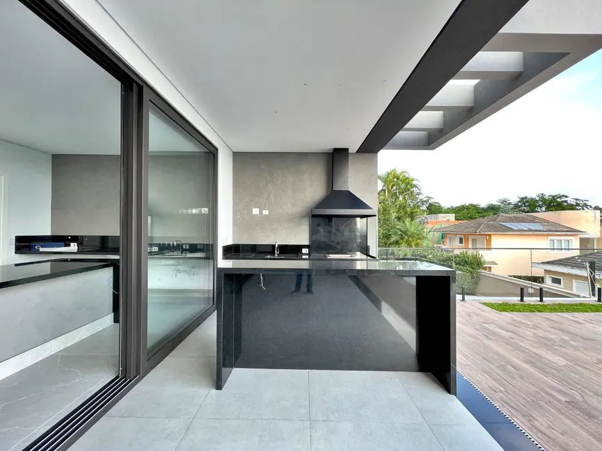 Casa com 4 quartos à venda, 360m2 em Alphaville, Santana De Parnaiba - SP - imagem 5 Foto 5 de Casa com 4 quartos à venda, 360m2 em Alphaville, Santana De Parnaiba - SP
