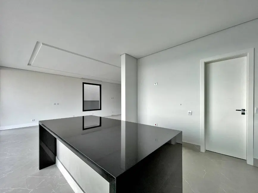 Casa com 4 quartos à venda, 360m2 em Alphaville, Santana De Parnaiba - SP - imagem 6 Foto 6 de Casa com 4 quartos à venda, 360m2 em Alphaville, Santana De Parnaiba - SP