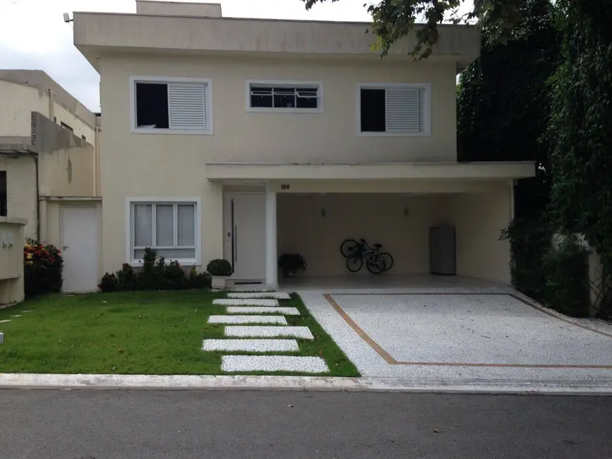 Foto 1 de Casa com 4 quartos à venda, 300m2 em Alphaville, Santana De Parnaiba - SP