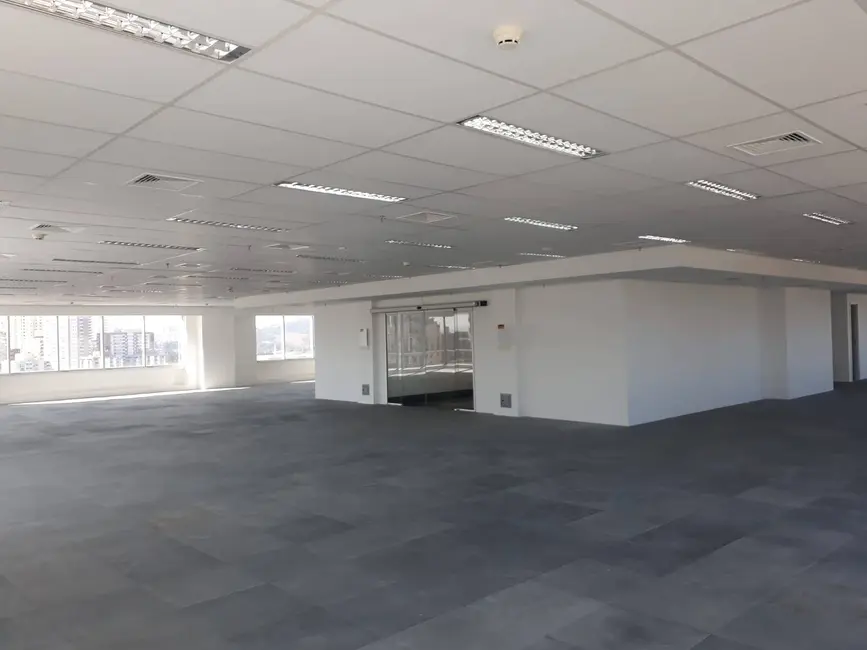 Sala Comercial para alugar, 958m2 em Barueri - SP - imagem 7 Foto 7 de Sala Comercial para alugar, 958m2 em Barueri - SP