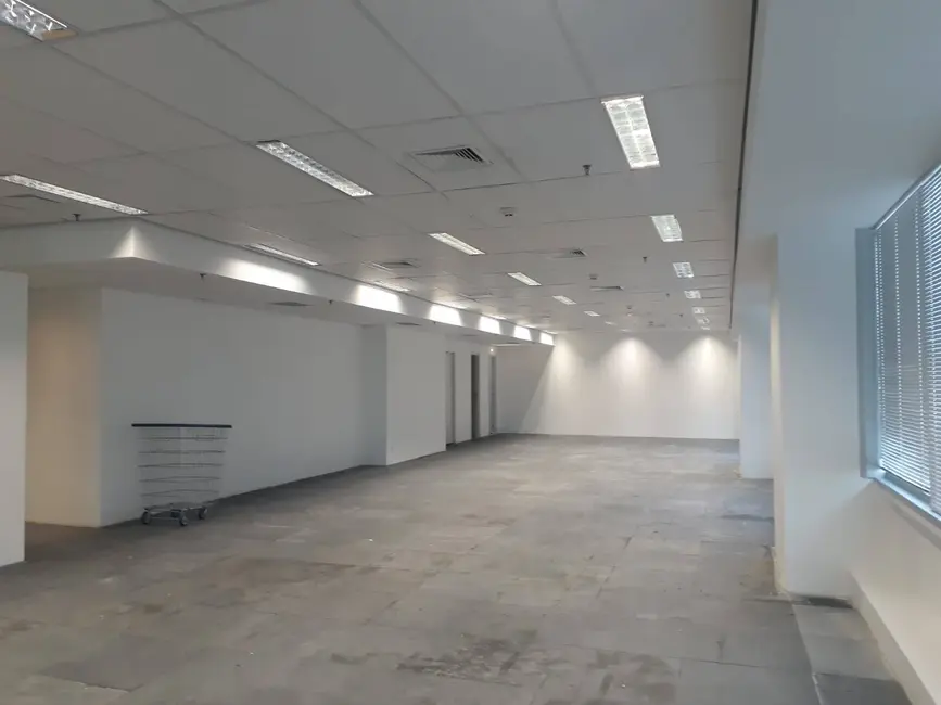 Sala Comercial para alugar, 483m2 em Barueri - SP - imagem 9 Foto 9 de Sala Comercial para alugar, 483m2 em Barueri - SP