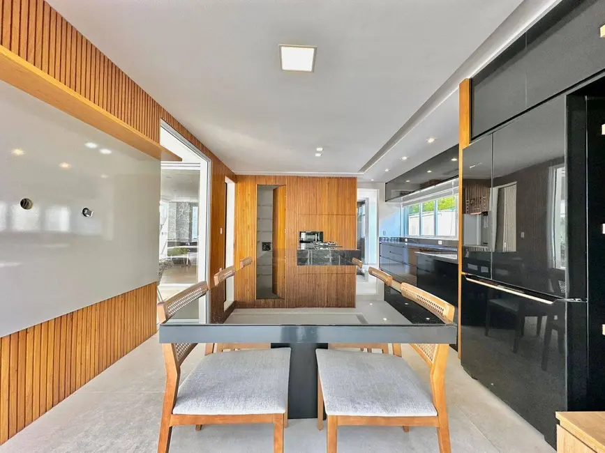 Casa com 5 quartos à venda e para alugar, 1959m2 em Residencial Tamboré, Barueri - SP - imagem 4 Foto 4 de Casa com 5 quartos à venda e para alugar, 1959m2 em Residencial Tamboré, Barueri - SP