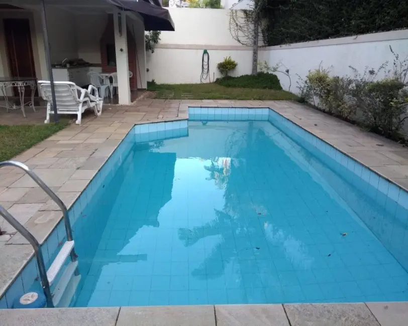 Casa com 4 quartos à venda e para alugar, 450m2 em Alphaville Residencial Dois, Barueri - SP - imagem 8 Foto 8 de Casa com 4 quartos à venda e para alugar, 450m2 em Alphaville Residencial Dois, Barueri - SP