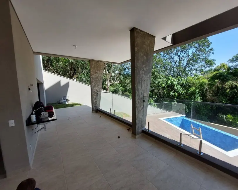 Foto 1 de Casa com 3 quartos à venda, 300m2 em Tarumã, Santana De Parnaiba - SP