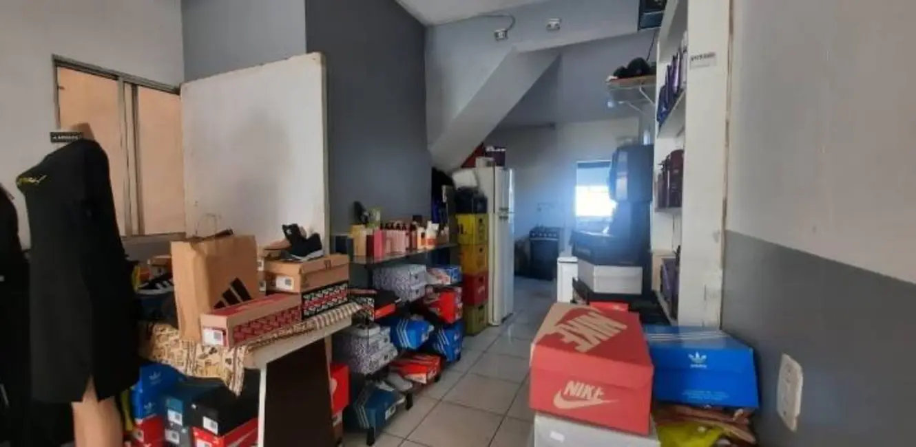 Foto 8 de Casa com 2 quartos à venda e para alugar, 150m2 em Jardim Tupanci, Barueri - SP