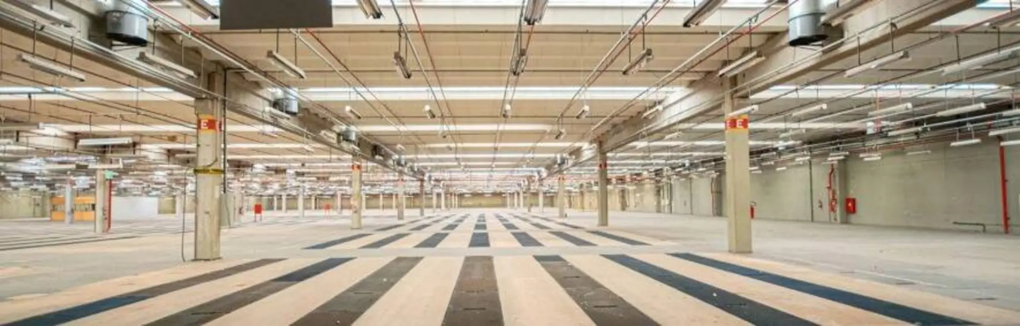 Armazém / Galpão para alugar, 39932m2 em Tamboré, Barueri - SP - imagem 1 Foto 1 de Armazém / Galpão para alugar, 39932m2 em Tamboré, Barueri - SP