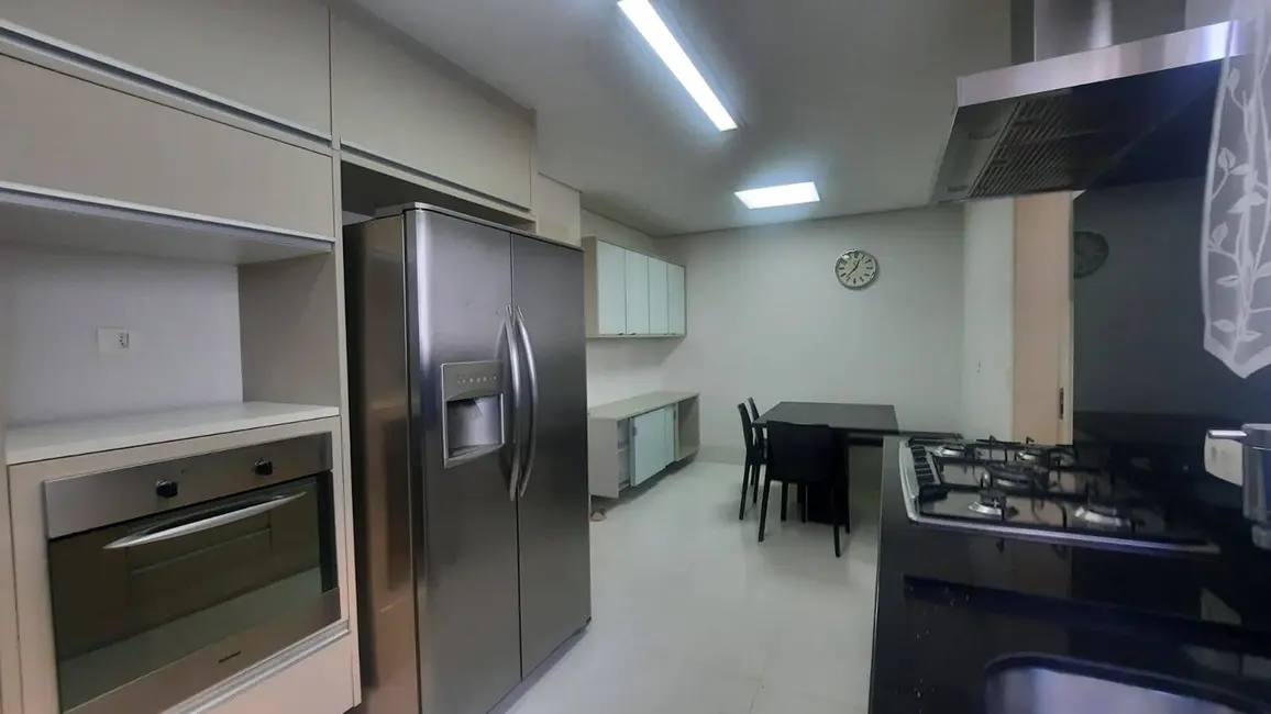 Foto 6 de Apartamento com 3 quartos para alugar, 189m2 em Alphaville Conde I, Barueri - SP