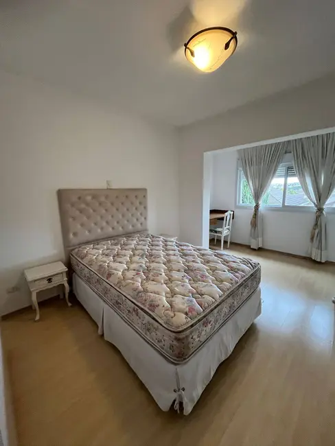 Casa com 3 quartos para alugar, 360m2 em Alphaville, Santana De Parnaiba - SP - imagem 3 Foto 3 de Casa com 3 quartos para alugar, 360m2 em Alphaville, Santana De Parnaiba - SP