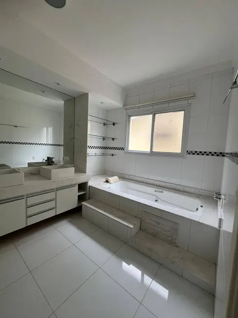 Casa com 3 quartos para alugar, 360m2 em Alphaville, Santana De Parnaiba - SP - imagem 7 Foto 7 de Casa com 3 quartos para alugar, 360m2 em Alphaville, Santana De Parnaiba - SP