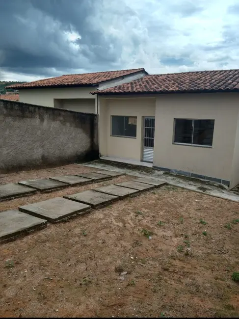 Foto 1 de Casa com 2 quartos à venda, 220m2 em Esmeraldas - MG