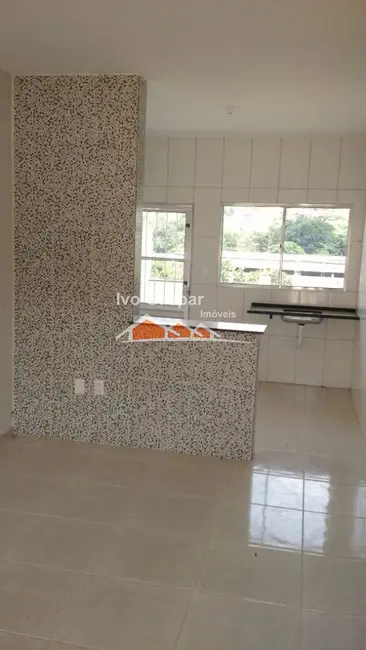 Foto 3 de Casa com 2 quartos à venda, 225m2 em Esmeraldas - MG