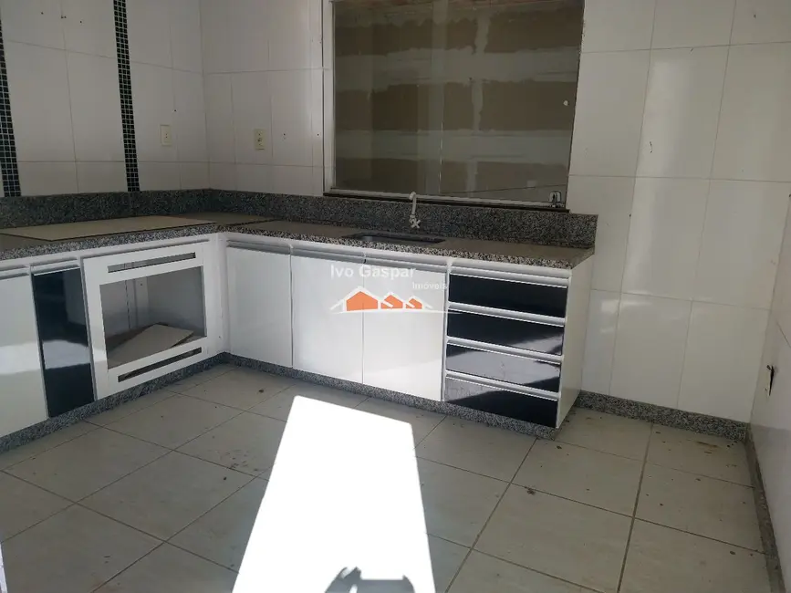 Foto 1 de Casa com 2 quartos à venda, 360m2 em Esmeraldas - MG