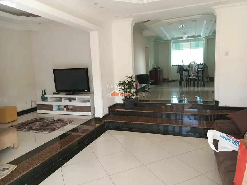Casa com 5 quartos à venda, 200m2 em Centro, Esmeraldas - MG - imagem 6 Foto 6 de Casa com 5 quartos à venda, 200m2 em Centro, Esmeraldas - MG