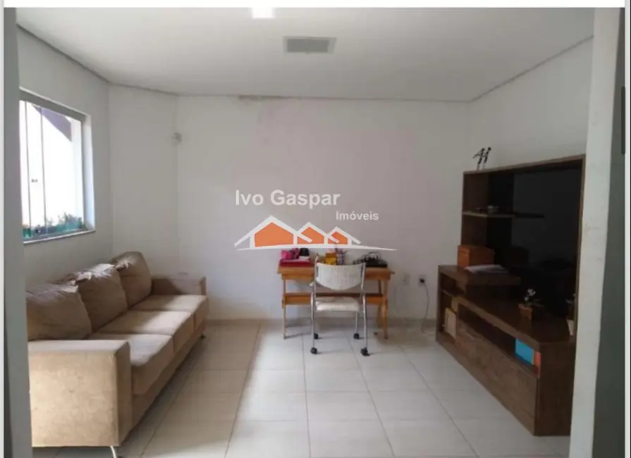 Foto 1 de Casa com 2 quartos à venda, 150m2 em Centro, Betim - MG