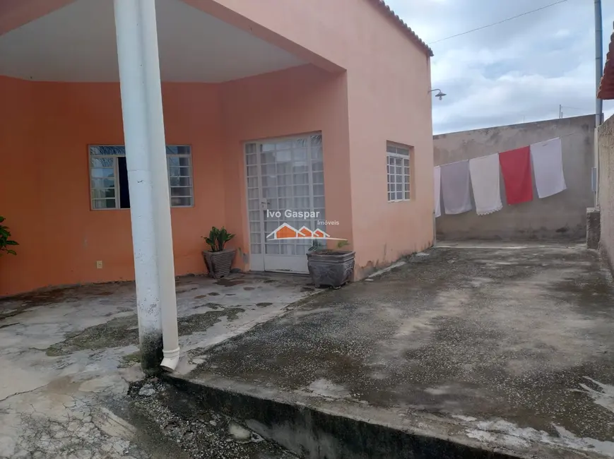 Foto 2 de Casa com 3 quartos à venda, 200m2 em Esmeraldas - MG