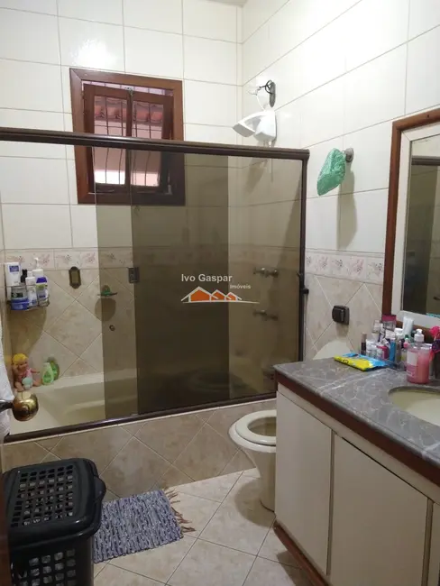 Foto 2 de Casa com 5 quartos à venda, 300m2 em Esmeraldas - MG