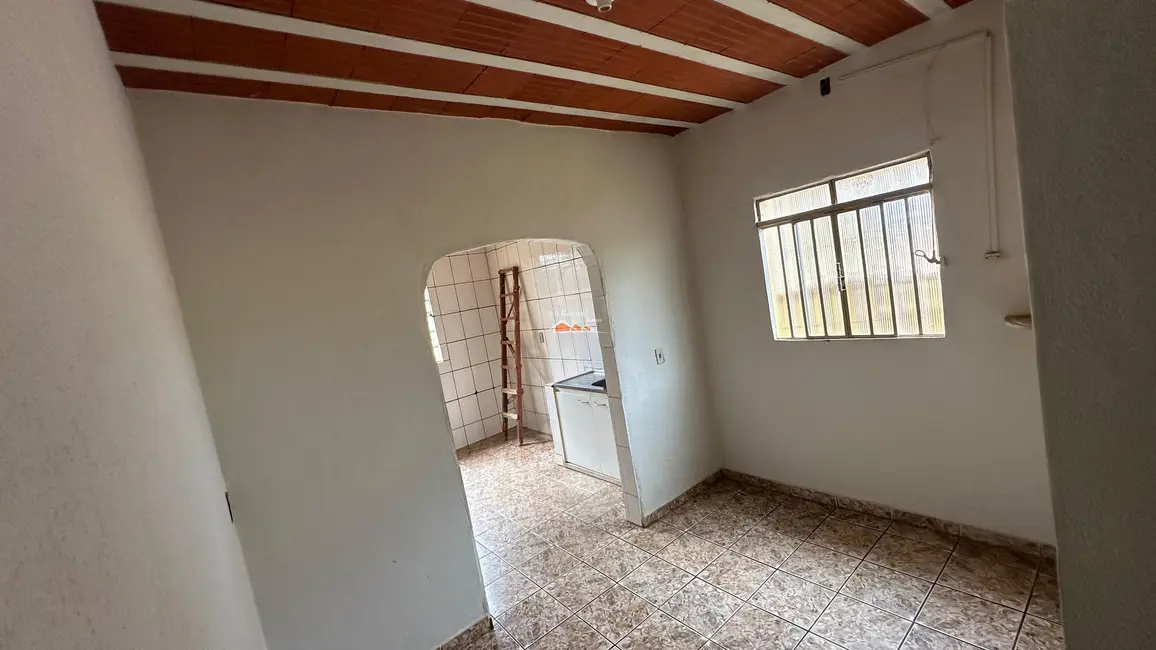 Casa com 3 quartos à venda, 200m2 em Centro, Esmeraldas - MG - imagem 4 Foto 4 de Casa com 3 quartos à venda, 200m2 em Centro, Esmeraldas - MG