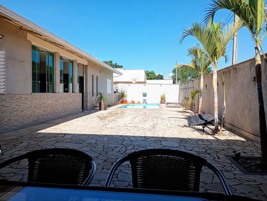 Casa com 3 quartos à venda, 250m2 em Esmeraldas - MG - imagem 3 Foto 3 de Casa com 3 quartos à venda, 250m2 em Esmeraldas - MG