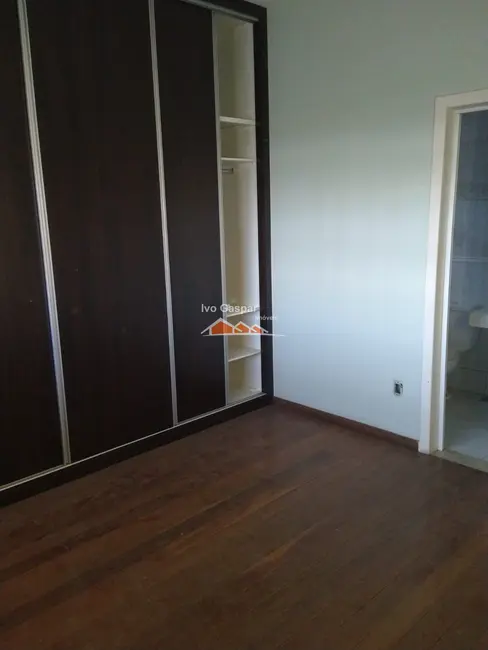 Foto 3 de Casa com 4 quartos à venda, 400m2 em Esmeraldas - MG