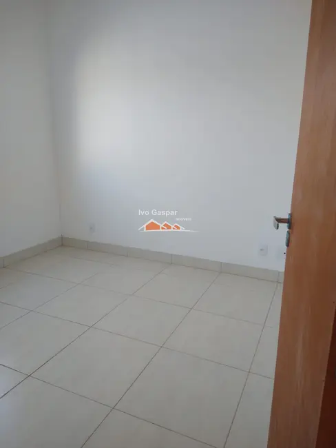 Foto 3 de Casa com 2 quartos à venda, 200m2 em Esmeraldas - MG