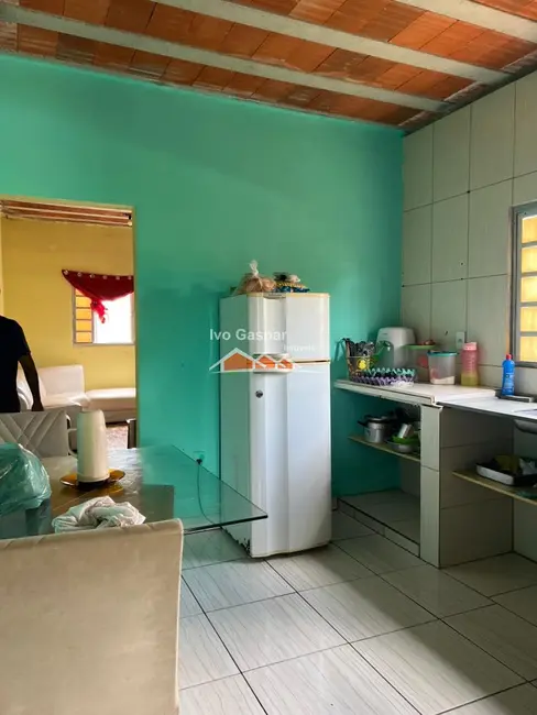 Casa com 2 quartos à venda, 450m2 em Esmeraldas - MG - imagem 3 Foto 3 de Casa com 2 quartos à venda, 450m2 em Esmeraldas - MG