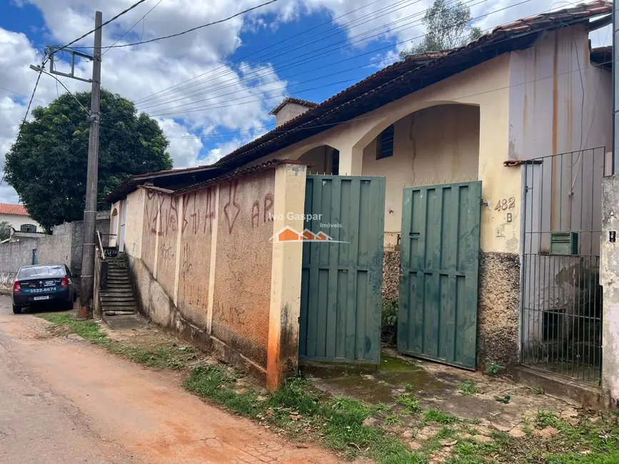 Foto 2 de Casa com 4 quartos à venda, 450m2 em Centro, Esmeraldas - MG