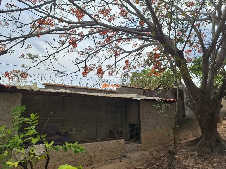 Foto 1 de Casa com 2 quartos à venda, 360m2 em Esmeraldas - MG