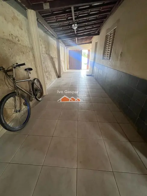 Foto 2 de Casa com 3 quartos à venda, 250m2 em Centro, Esmeraldas - MG