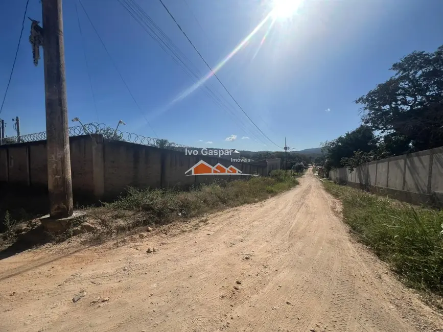 Foto 1 de Terreno / Lote à venda, 450m2 em Esmeraldas - MG